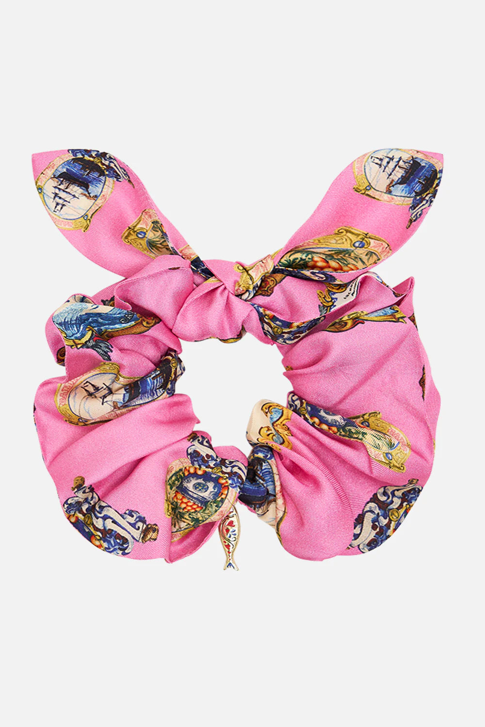 Camilla scrunchie with trinket