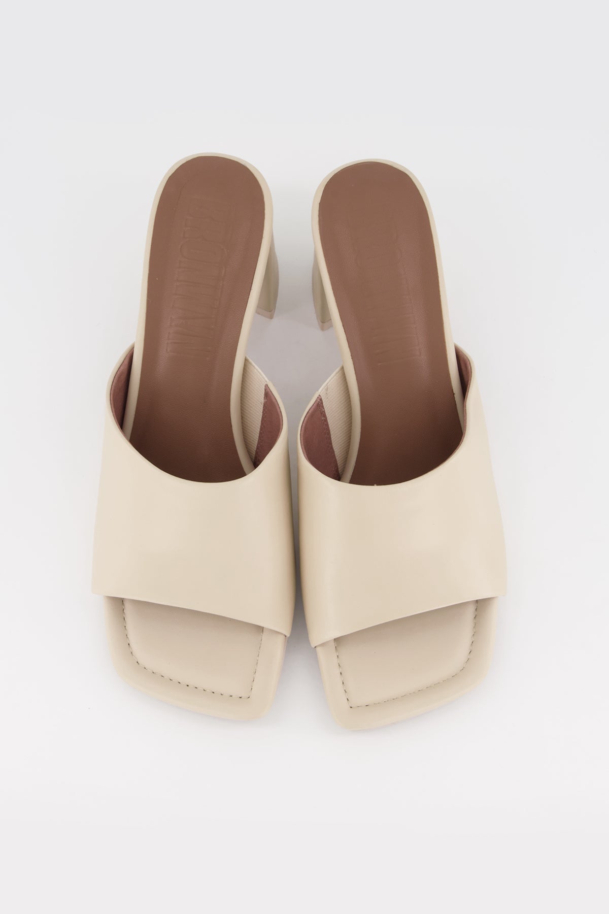 Bronwyn Lola Heel
