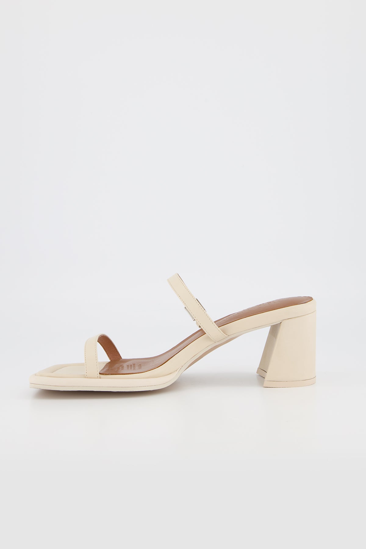 Bronwyn Lucia Heel