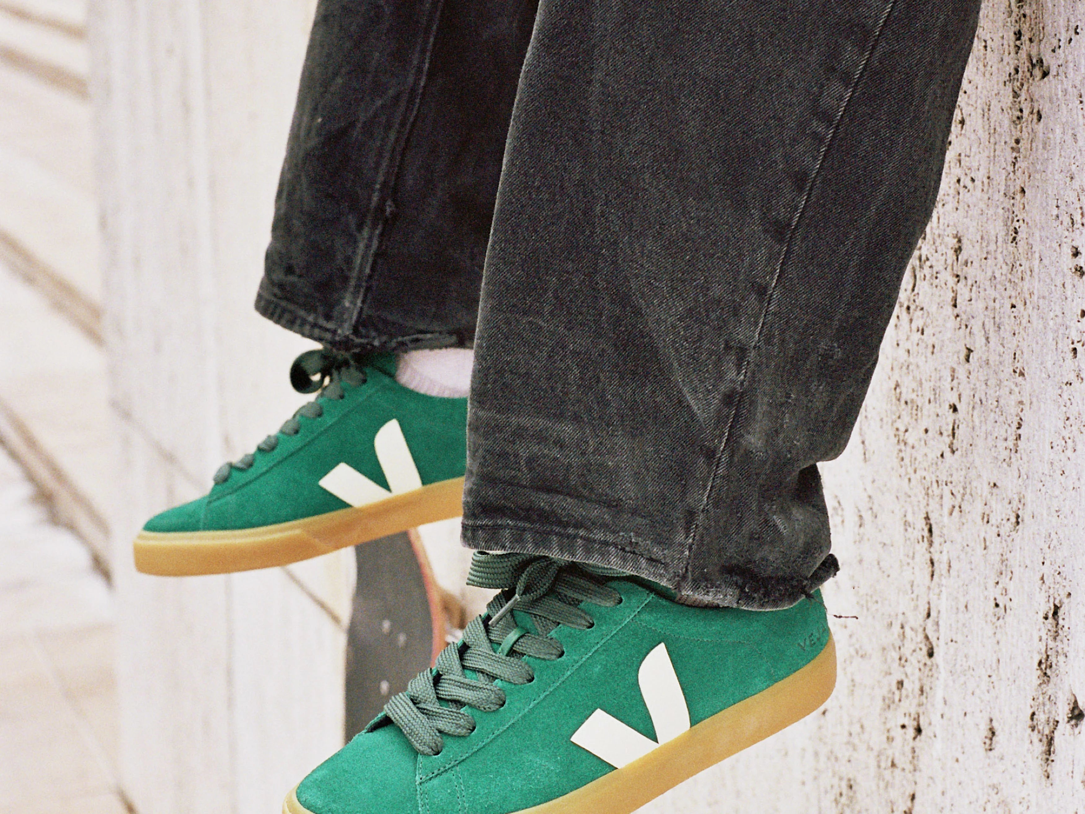 Veja Campo Suede