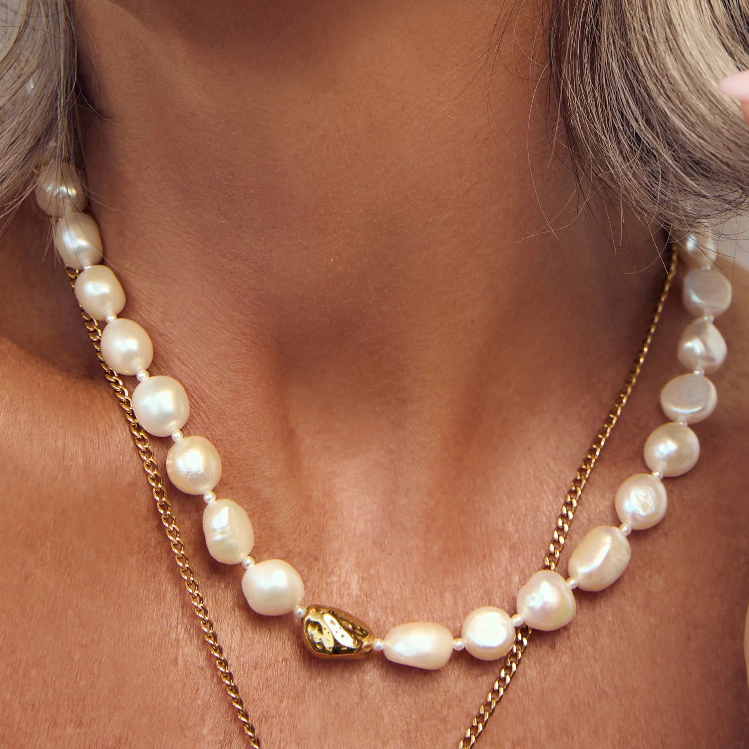 Arms of Eve Hariette Pearl Necklace