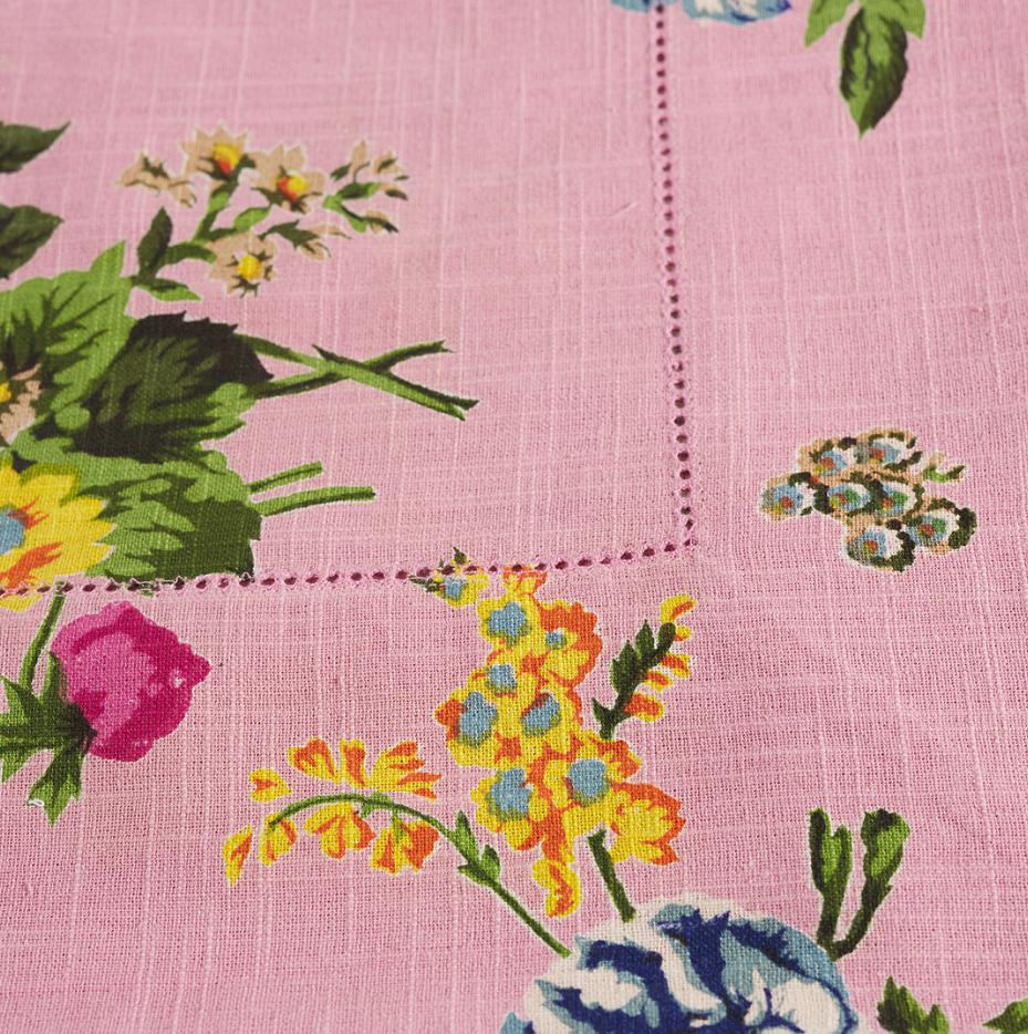 Kensington Tablecloth Large