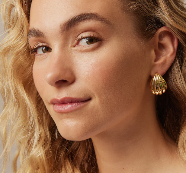 Jolie & Deen Carine Hoops