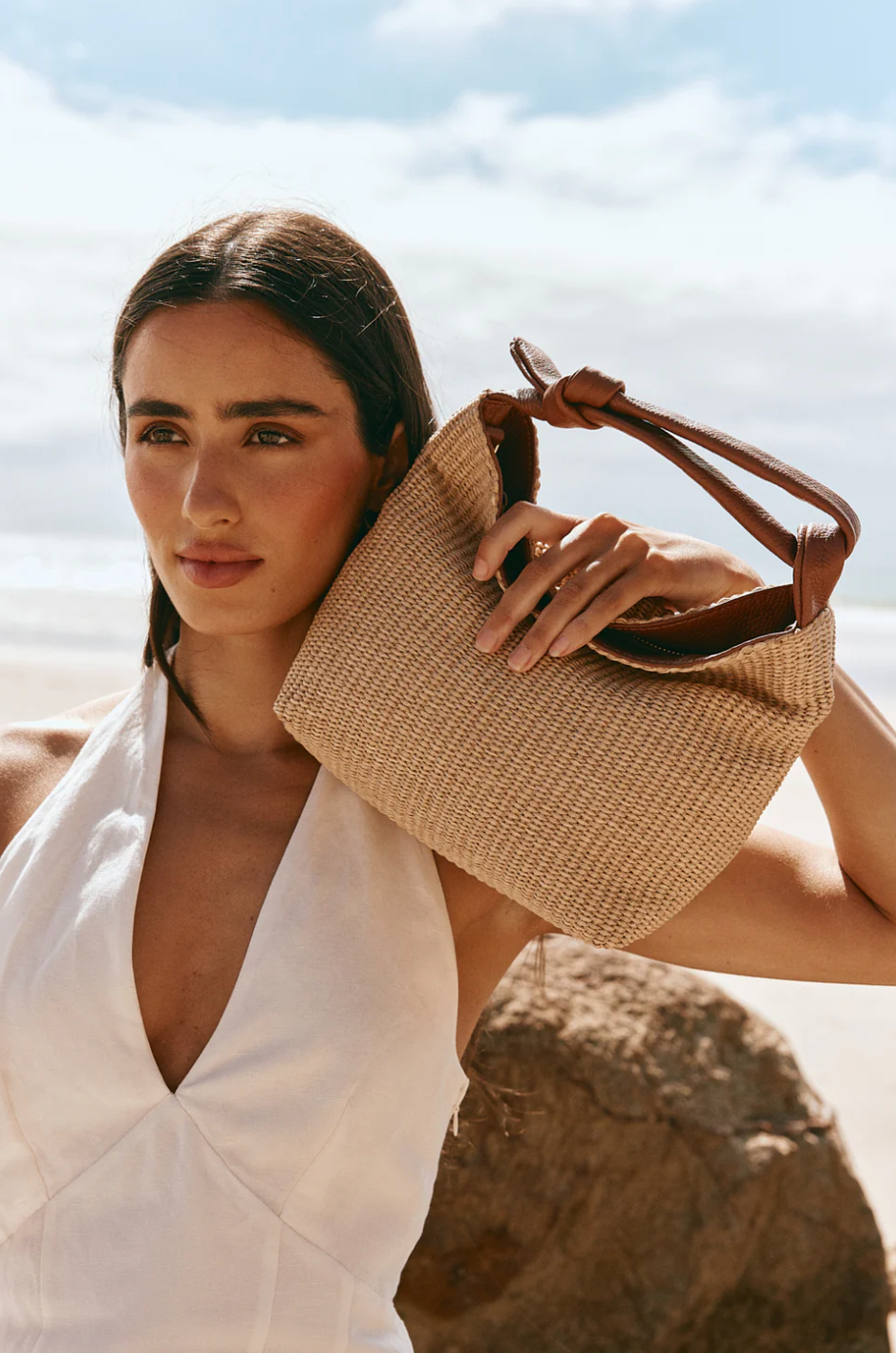 Vestirsi Jess Large Tan Raffia Pouch