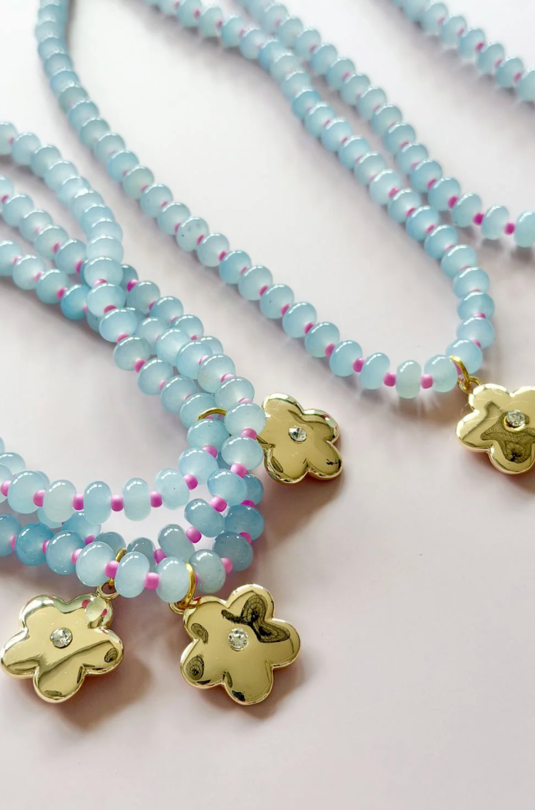 Mosk Pale Grey Gem Necklace