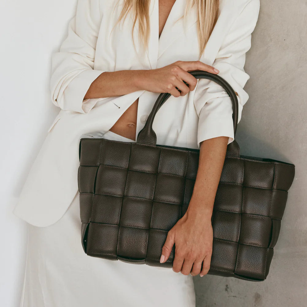 Vestirsi Margot Black Leather Woven Bag