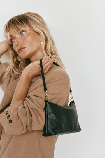 Vestirsi Ashley Black Leather Crossbody Bag