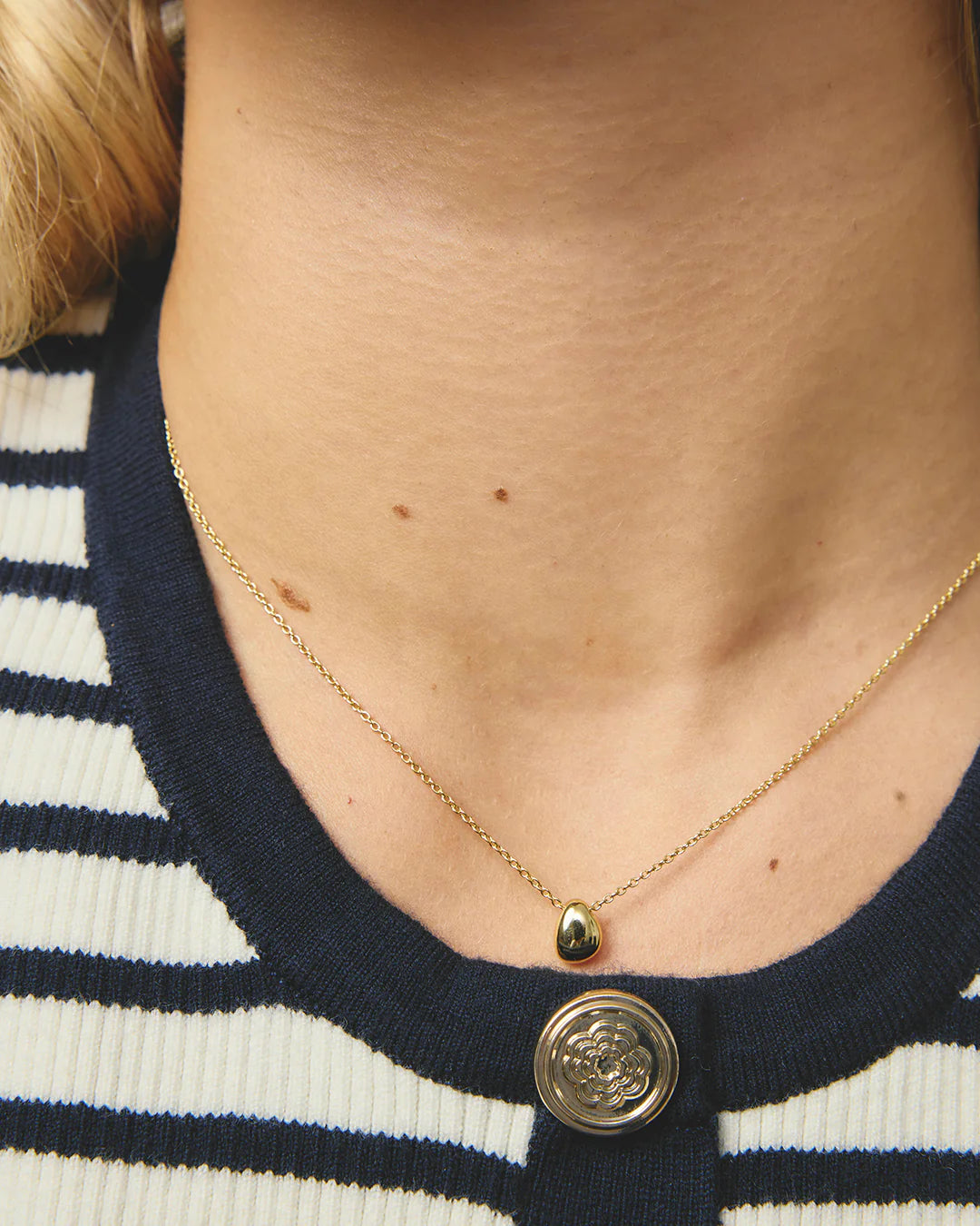 Jolie & Deen Violet Necklace Gold