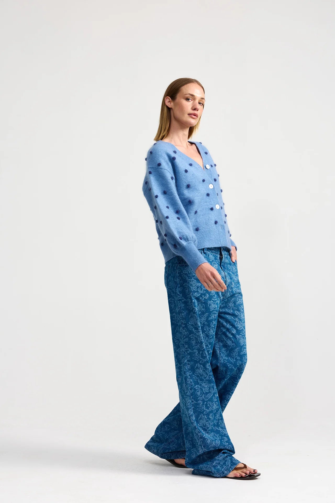 Aston Studio Agnes Cardi