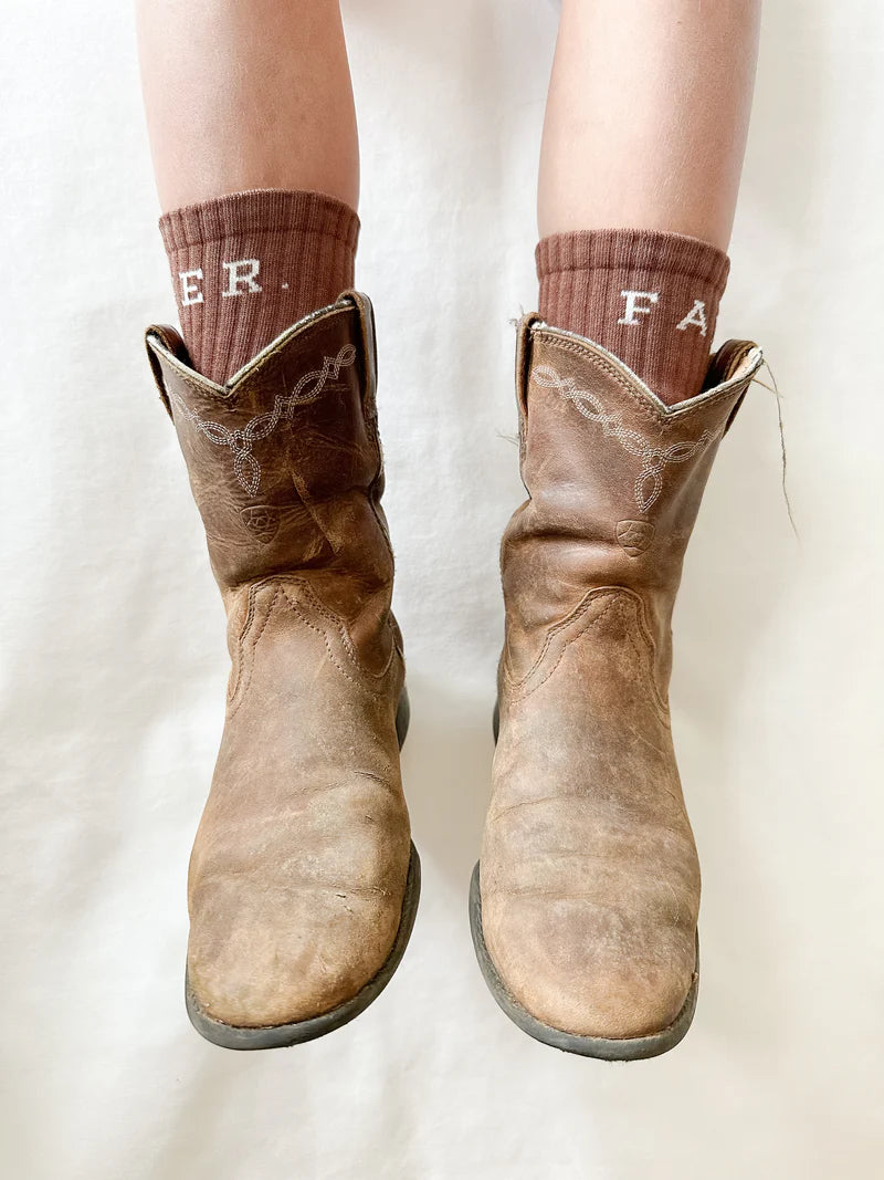 FAR MER. Chocolate Boot Socks