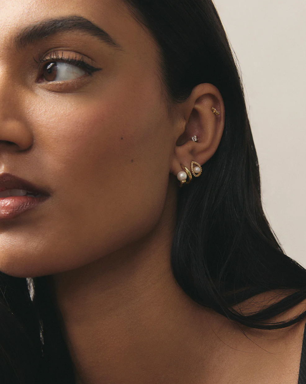 Jolie & Deen Lunara Hoops