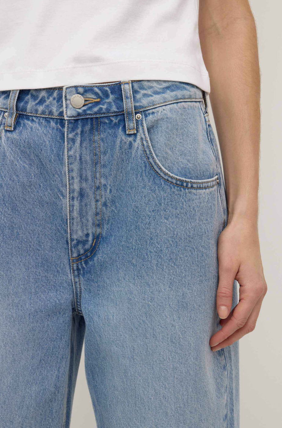 Assembly Label Low Curve Mid Rise Jean