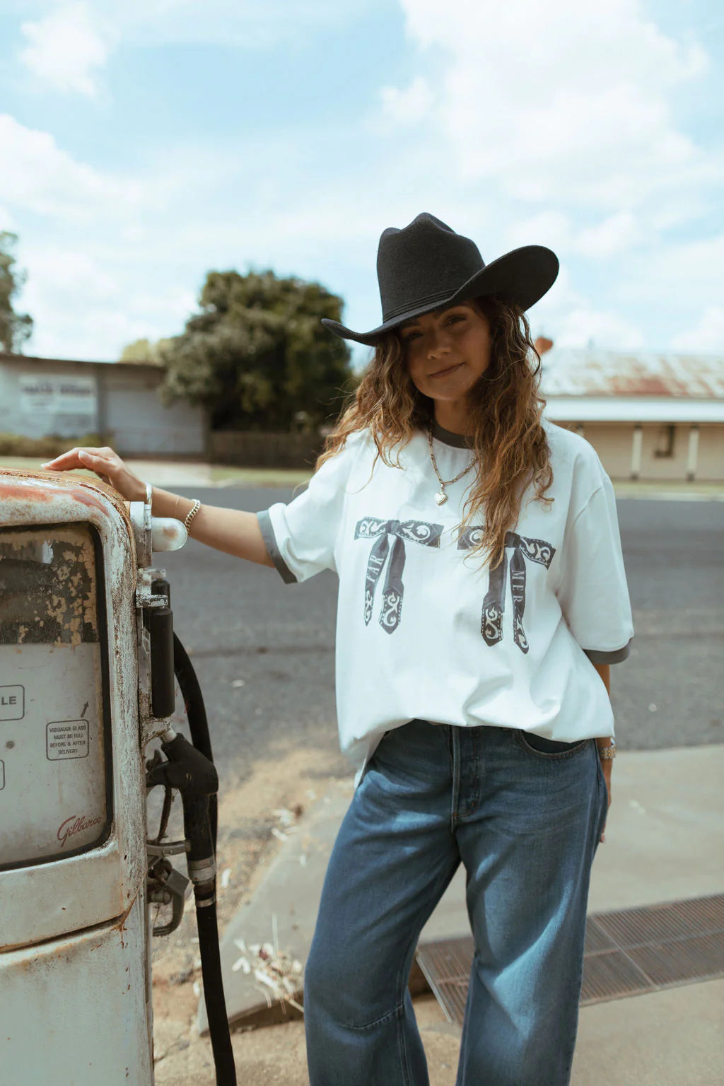FARMER Western Bow Tee (pre-order)