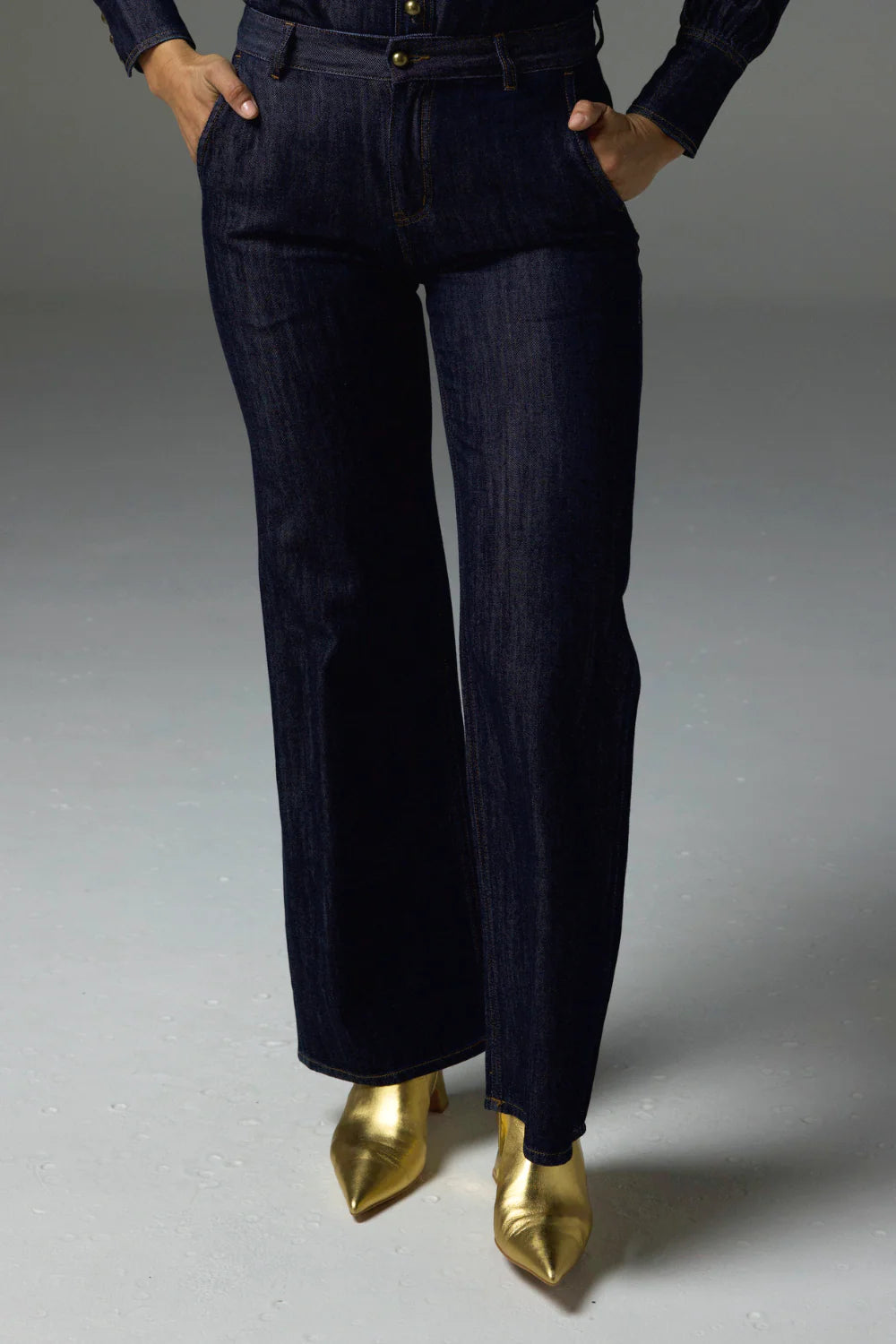 Zoe Kratzmann Flint Jean